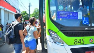 Serviço de drenagem muda itinerário de linha de ônibus em Peixinhos