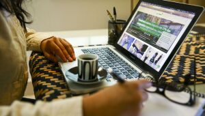 Governo federal regulamenta o teletrabalho na administração pública