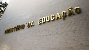 Pressionado, MEC volta atrás e anuncia que fará Saeb neste ano