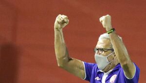 Náutico renova com Hélio dos Anjos até final da Série B de 2021