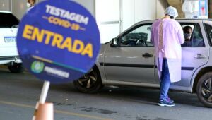 Drive-thru de testagem de Covid no Centro de Convenções muda fluxo de veículos; veja novo acesso