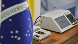 Reforma prevê blindar políticos que espalham fake news em ano de eleição