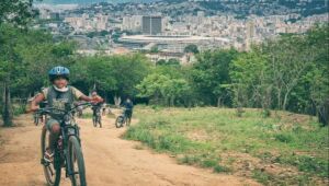 Projeto no Rio arrecada bicicletas para uso de crianças nas favelas
