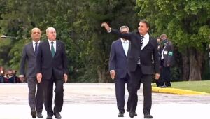 Bolsonaro participa da formatura de cadetes da Aman