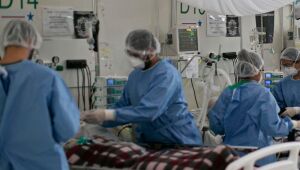 Brasil confirma 43,2 mil novos casos de Covid-19 e 664 mortes