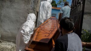 Covid-19: Brasil passa das 210 mil mortes causadas pela pandemia