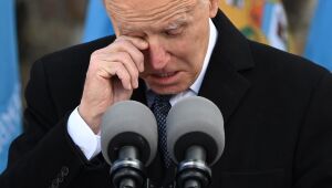 Um Biden emocionado vai para Washington na véspera da inauguração