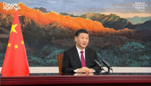 Xi Jinping ataca Guerra Fria 2.0 e defende multilateralismo em Davos
