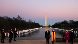 Joe Biden e Kamala Harris homenageiam 400 mil vítimas da Covid-19 no país