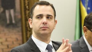Pacheco diz não ver ameaça à democracia e que erros de Bolsonaro na pandemia são 'escusáveis'