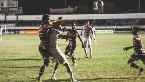 Gols de Victor Rangel mantêm invencibilidade do Santa contra o Itabaiana