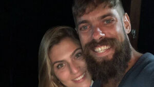 Ex-BBB Mau Mau anuncia que vai se casar: 'Festa só depois da vacina'