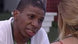 Primeira festa do BBB 21 tem discussão de Kerline e Lucas, e Carla Diaz lembrando 'O Clone'