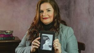 Vinho: bebida inspira livro “Entre Vinhos e Paixões”