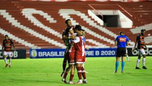 Náutico goleia Oeste por 4x1, nos Aflitos, e se distancia do Z4