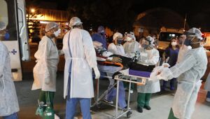 Hospital das Clínicas da UFPE, no Recife, recebe mais dez pacientes com Covid-19 oriundos de Manaus