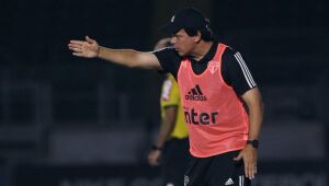 São Paulo mantém Diniz, mas diretoria cobra reação após goleada para Inter