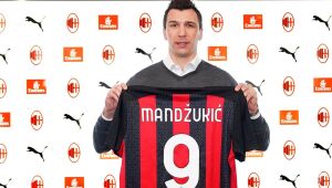 Milan apresenta Mandžukić como reforço até o final da temporada