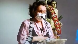 Médica da Fiocruz chora e diz que falta de vacinas é 'absoluta incompetência' do governo Bolsonaro
