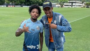 Influencer pernambucano visita CT do Santos sem máscara e gera polêmica