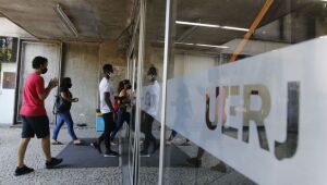 Com salas cheias, candidatos foram impedidos de fazer Enem