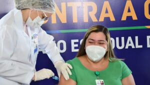 Pernambuco segue com campanha de vacinação contra Covid-19 com profissionais de saúde