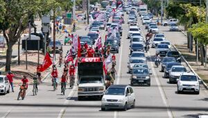 Carreata no Recife pede impeachment de Bolsonaro e vacinação para todos