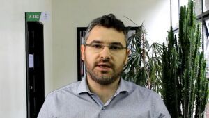 Esquerda precisa sair da bolha e dialogar com direita na educação, diz professor
