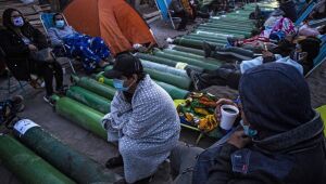 Com falta de oxigênio, Peru vive fase crítica da pandemia