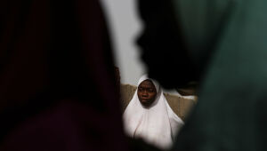 Papa Francisco condena o "vil sequestro" de 317 adolescentes na Nigéria