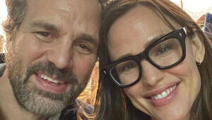 Jennifer Garner e Mark Ruffalo se encontram 17 anos após 'De Repente 30'