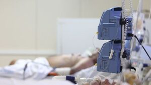 Sem leitos de UTI, pacientes esperam vaga dentro de ambulâncias em Natal