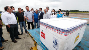 Bolsonaro diz que, se comprar vacina da Pfizer, vai mostrar as cláusulas do contrato