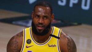 Mata-mata controverso alivia finanças da NBA e tem novo duelo LeBron x Curry