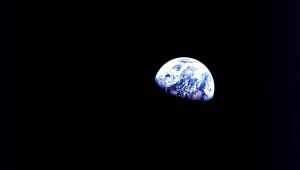 Cofundador da Apple anuncia empresa para levar lixo para o espaço