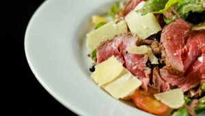 Faça em casa um rosbife típico de restaurante