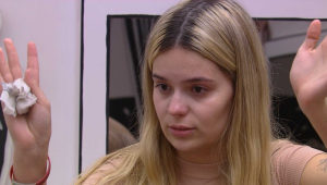 Carla diz não conseguir ver Thaís no Paredão, e Viih Tube dispara: 'Você está se fazendo de sonsa'