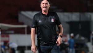 Após vitória na estreia, Brigatti elogia jovens e vê Santa ‘equilibrado’