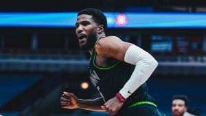 Jogador do Minnesota Timberwolves é suspenso por 12 jogos após fazer ameaça armado