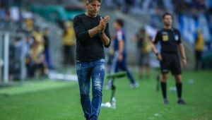 Renato Gaúcho rebate Lisca e defende futebol em meio à colapso da saúde