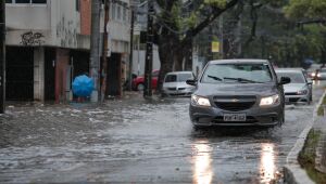 Chuva deve continuar ao longo desta sexta-feira, alerta Apac