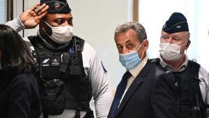 Ex-presidente francês Sarkozy é condenado por corrupção