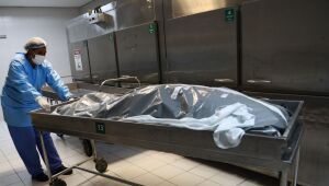 À beira do colapso, Brasil enfrenta a fase mais mortal da pandemia