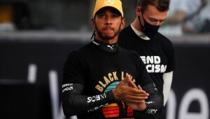 'Não escuto essas pessoas', diz Hamilton ao rebater consultor da Red Bull