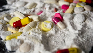 Imerso na pandemia, EUA sofre aumento de consumo de drogas e overdoses