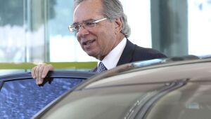 'Se fizermos muita besteira, dólar vai a R$ 5', disse Guedes há um ano; moeda fechou hoje a R$ 5,68