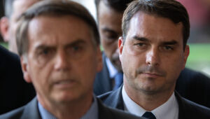Bolsonaro tenta evitar que compra da mansão de Flávio afete apoio ao governo