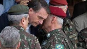 Militares pressionam Bolsonaro para vetar revogação da Lei de Segurança Nacional