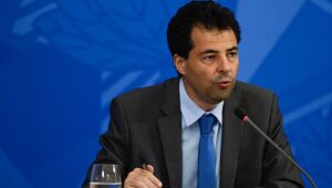 PIB em 2021 terá de ser revisto com avanço da Covid, diz secretário de Guedes
