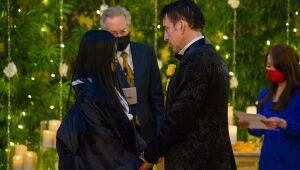 Nicolas Cage se casa pela quinta vez, com atriz japonesa 30 anos mais jovem